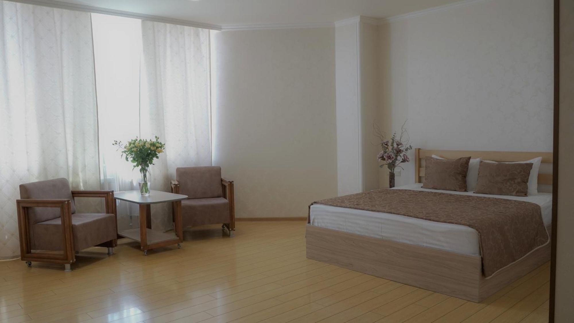 Inga Hotel Erywań Zewnętrze zdjęcie