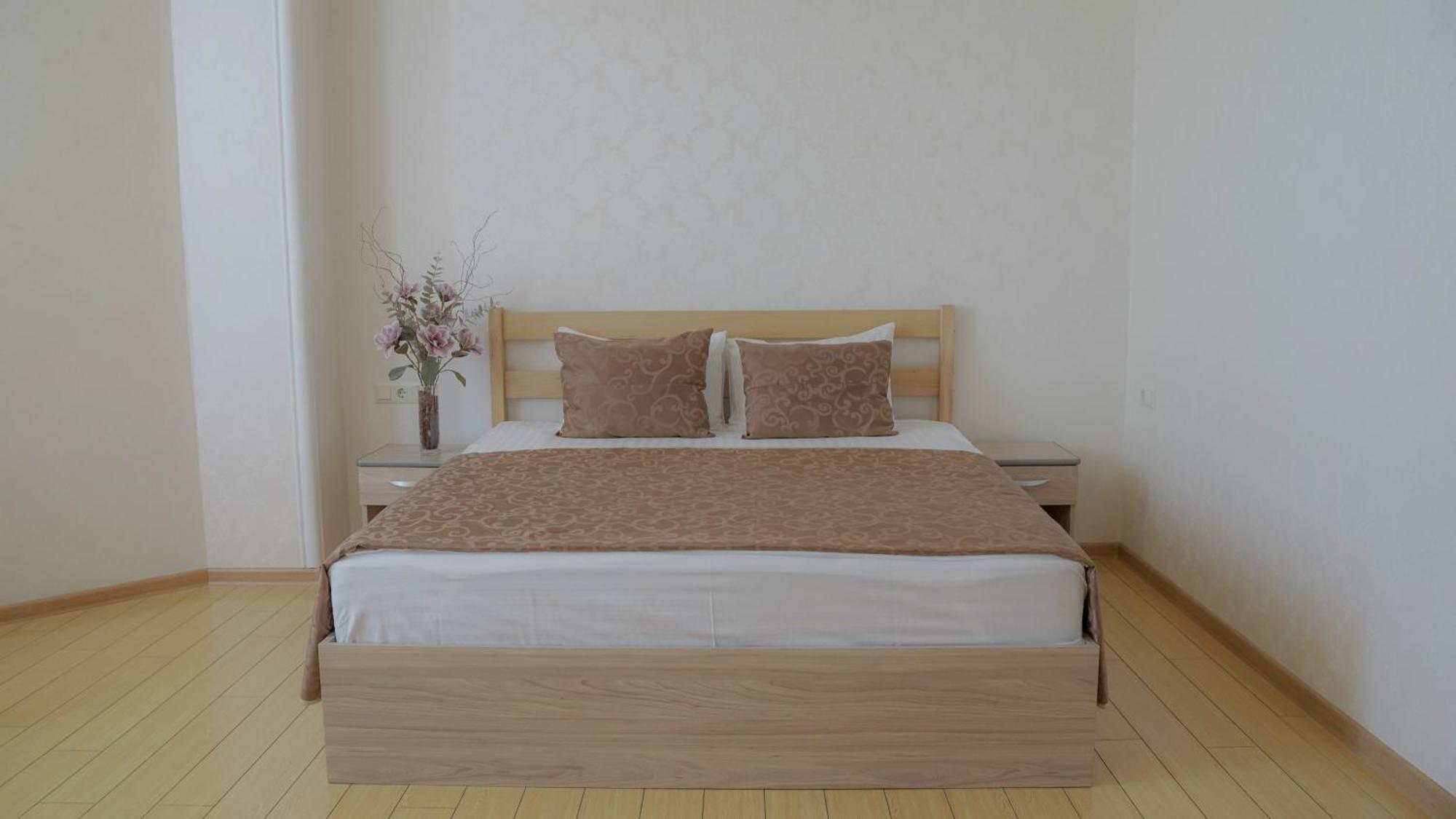 Inga Hotel Erywań Zewnętrze zdjęcie